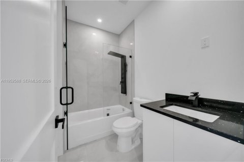 House in Lehigh Acres, Florida 3 bedrooms № 2007491 - photo 23