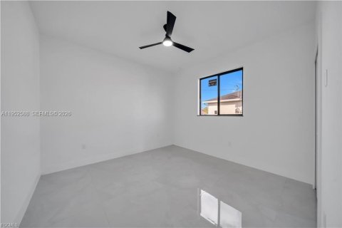 House in Lehigh Acres, Florida 3 bedrooms № 2007491 - photo 14