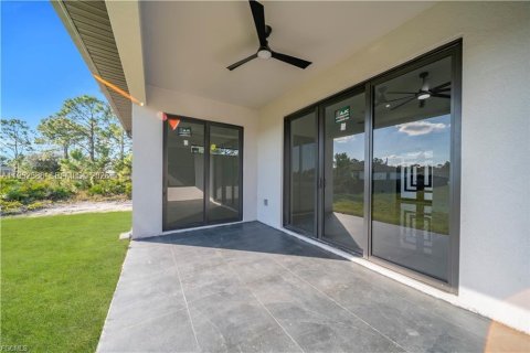 House in Lehigh Acres, Florida 3 bedrooms № 2007491 - photo 30