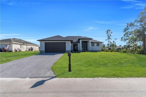 House in Lehigh Acres, Florida 3 bedrooms № 2007491