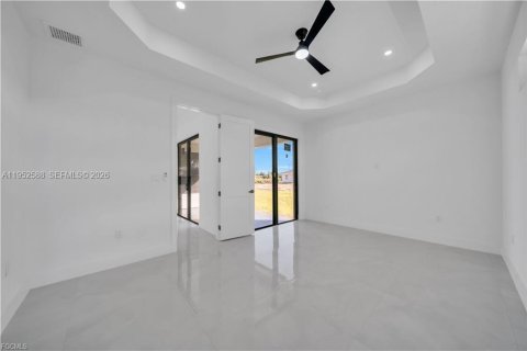 House in Lehigh Acres, Florida 3 bedrooms № 2007491 - photo 11