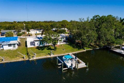 Casa en venta en Saint Petersburg, Florida, 3 dormitorios, 131.09 m2 № 2120671 - foto 2