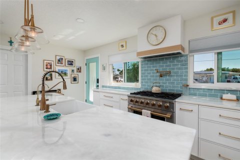 Casa en venta en Saint Petersburg, Florida, 3 dormitorios, 131.09 m2 № 2120671 - foto 3