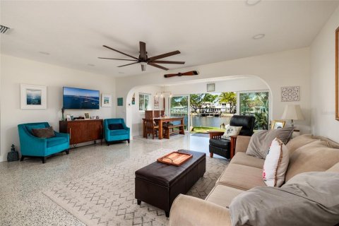 Casa en venta en Saint Petersburg, Florida, 3 dormitorios, 131.09 m2 № 2120671 - foto 13