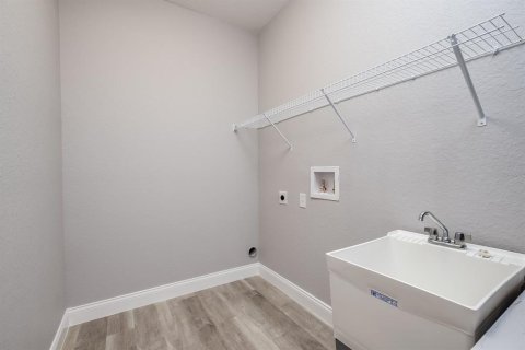 Casa en venta en Orlando, Florida, 4 dormitorios, 176.51 m2 № 1913315 - foto 25
