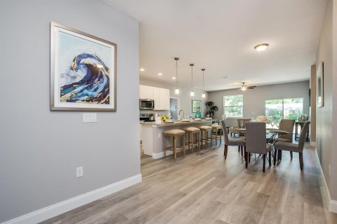 Casa en venta en Orlando, Florida, 4 dormitorios, 176.51 m2 № 1913315 - foto 3