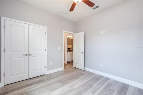 Casa en venta en Orlando, Florida, 4 dormitorios, 176.51 m2 № 1913315 - foto 24