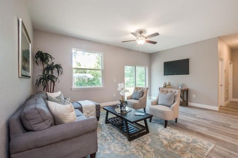 Casa en venta en Orlando, Florida, 4 dormitorios, 176.51 m2 № 1913315 - foto 12