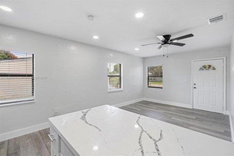 House in Miami Gardens, Florida 3 bedrooms, 80.27 sq.m. № 1830550 - photo 20