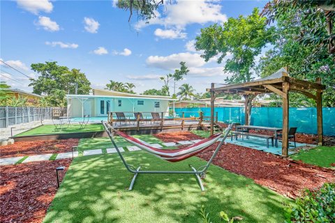 Villa ou maison à louer à North Miami, Floride: 2 chambres, 113.34 m2 № 1997523 - photo 18