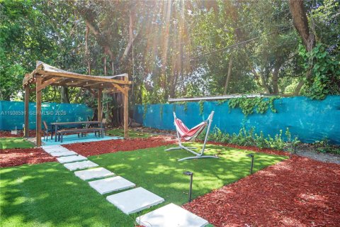 Villa ou maison à louer à North Miami, Floride: 2 chambres, 113.34 m2 № 1997523 - photo 17