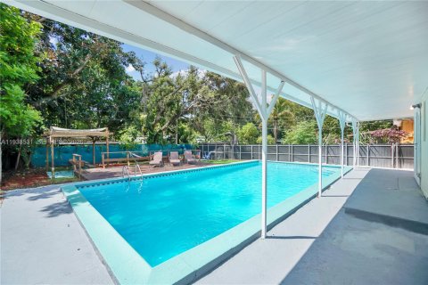 Villa ou maison à louer à North Miami, Floride: 2 chambres, 113.34 m2 № 1997523 - photo 22
