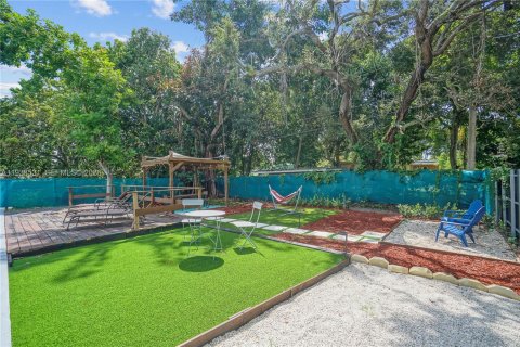 Villa ou maison à louer à North Miami, Floride: 2 chambres, 113.34 m2 № 1997523 - photo 16