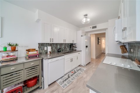 Copropriété à vendre à Hollywood, Floride: 2 chambres, 145.86 m2 № 1683421 - photo 16