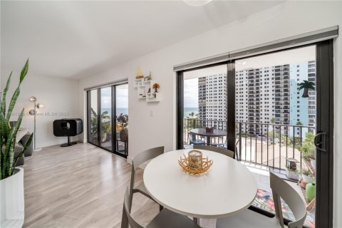 Copropriété à vendre à Hollywood, Floride: 2 chambres, 145.86 m2 № 1683421 - photo 18