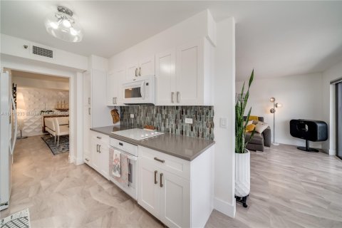 Copropriété à vendre à Hollywood, Floride: 2 chambres, 145.86 m2 № 1683421 - photo 17