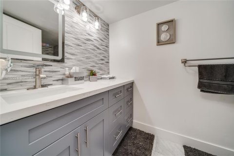 Copropriété à vendre à Hollywood, Floride: 2 chambres, 145.86 m2 № 1683421 - photo 26