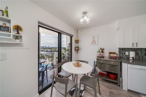 Copropriété à vendre à Hollywood, Floride: 2 chambres, 145.86 m2 № 1683421 - photo 10