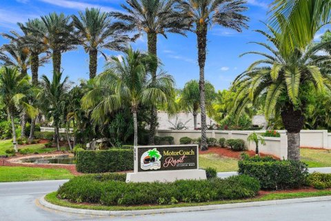 Commercial property in Port St. Lucie, Florida № 2169583 - photo 7