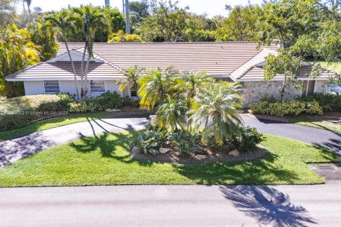 Casa en venta en Palmetto Bay, Florida, 4 dormitorios, 247.4 m2 № 1485865 - foto 1