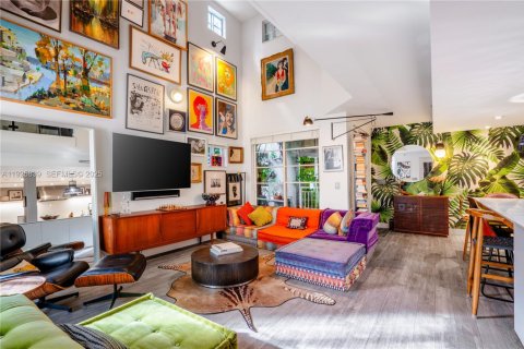 Купить кондоминиум в Майами-Бич, Флорида 3 спальни, 196.95м2, № 1984424 - фото 1