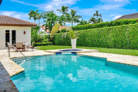 Casa en venta en Miami, Florida, 6 dormitorios, 395.39 m2 № 2029772 - foto 6