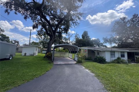 Apartment in Zephyrhills, Florida 3 bedrooms, 151.06 sq.m. № 1918471 - photo 1