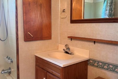 Apartment in Zephyrhills, Florida 3 bedrooms, 151.06 sq.m. № 1918471 - photo 7