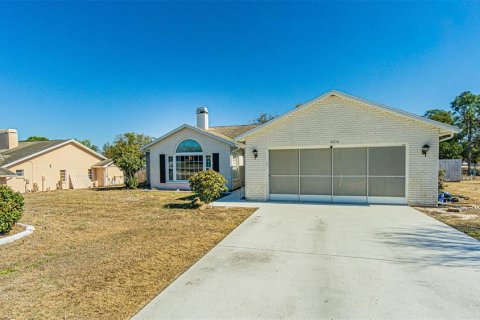 Villa ou maison à Spring Hill, Floride 3 chambres, 163.51 m2 № 2103252