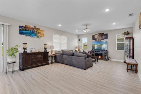 House in Leesburg, Florida 4 bedrooms, 266.44 sq.m. № 1845345 - photo 7