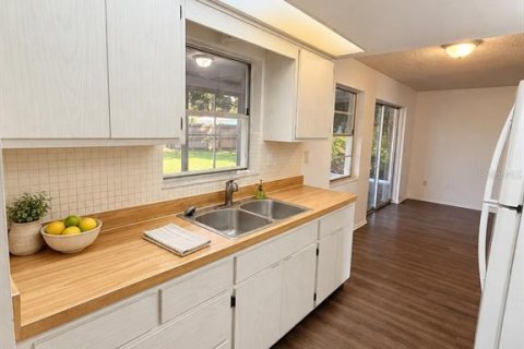 House in Palm Harbor, Florida 2 bedrooms, 144.46 sq.m. № 2379474 - photo 7