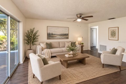 House in Palm Harbor, Florida 2 bedrooms, 144.46 sq.m. № 2379474 - photo 2