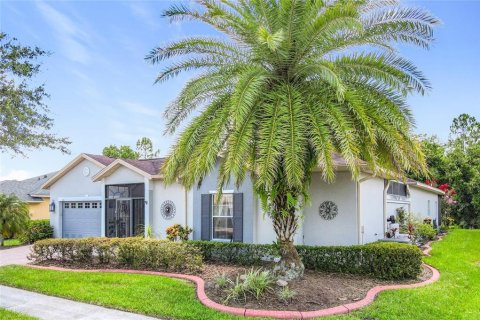 Villa ou maison à vendre à Poinciana, Floride: 3 chambres, 216 m2 № 1805193 - photo 1