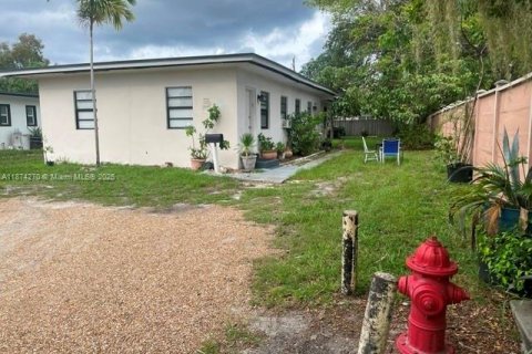 Commercial property in Fort Lauderdale, Florida 102.56 sq.m. № 1925693 - photo 7