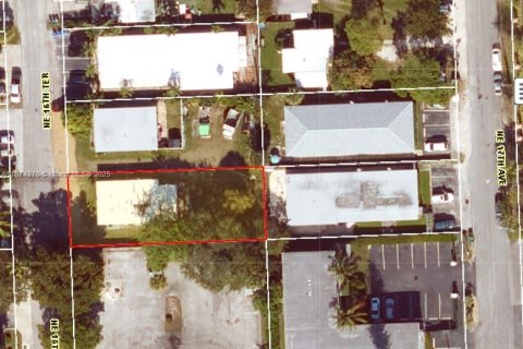 Commercial property in Fort Lauderdale, Florida 102.56 sq.m. № 1925693 - photo 9