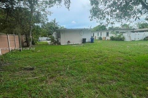 Commercial property in Fort Lauderdale, Florida 102.56 sq.m. № 1925693 - photo 4