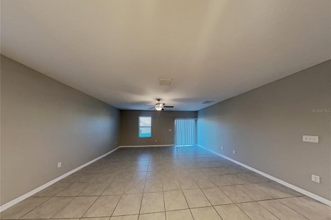 House in Sun City Center, Florida 5 bedrooms, 273.97 sq.m. № 2196901 - photo 4