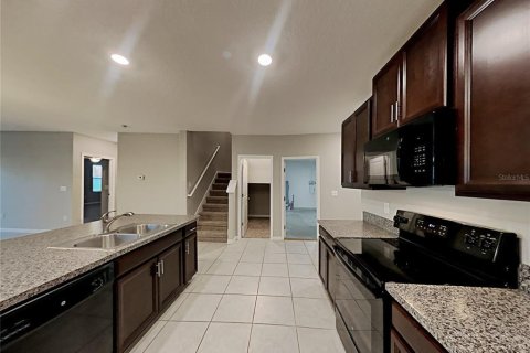 House in Sun City Center, Florida 5 bedrooms, 273.97 sq.m. № 2196901 - photo 8