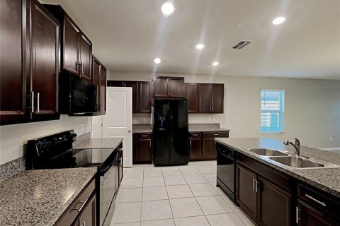 House in Sun City Center, Florida 5 bedrooms, 273.97 sq.m. № 2196901 - photo 7