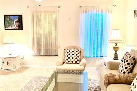Casa en venta en Deltona, Florida, 3 dormitorios, 157.56 m2 № 2156363 - foto 5