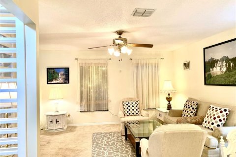 Casa en venta en Deltona, Florida, 3 dormitorios, 157.56 m2 № 2156363 - foto 2