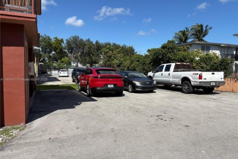 Apartamento en alquiler en Hialeah, Florida, 2 dormitorios, 111.48 m2 № 1951955 - foto 22