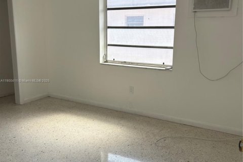 Apartamento en alquiler en Hialeah, Florida, 2 dormitorios, 111.48 m2 № 1951955 - foto 15