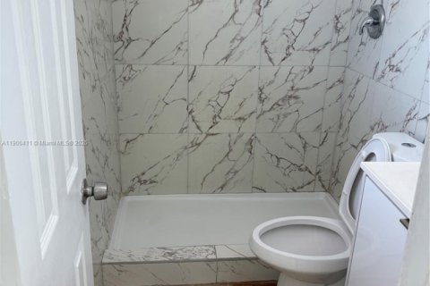 Apartamento en alquiler en Hialeah, Florida, 2 dormitorios, 111.48 m2 № 1951955 - foto 18
