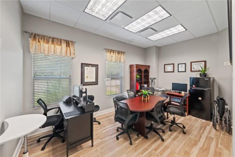 Propiedad comercial en venta en Tampa, Florida, 221.48 m2 № 2202007 - foto 27