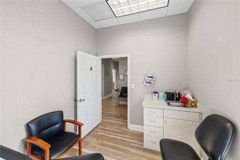 Propiedad comercial en venta en Tampa, Florida, 221.48 m2 № 2202007 - foto 29