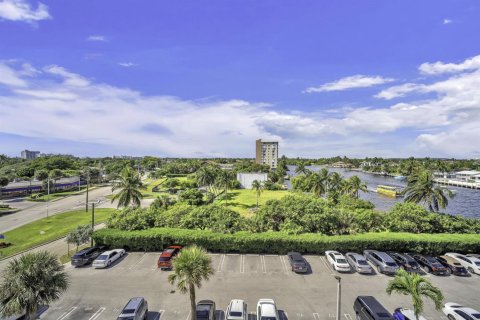Condo in Pompano Beach, Florida, 2 bedrooms № 2081795 - photo 26
