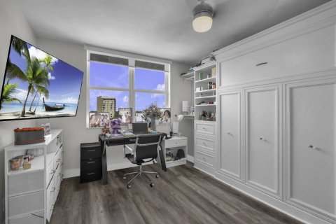 Condo in Pompano Beach, Florida, 2 bedrooms № 2081795 - photo 16