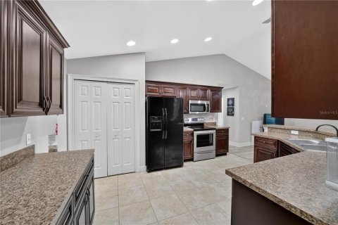 House in Ocala, Florida 3 bedrooms, 179.67 sq.m. № 2227537 - photo 25