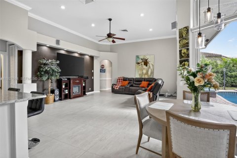 Villa ou maison à vendre à Weston, Floride: 5 chambres, 289.11 m2 № 1986985 - photo 12